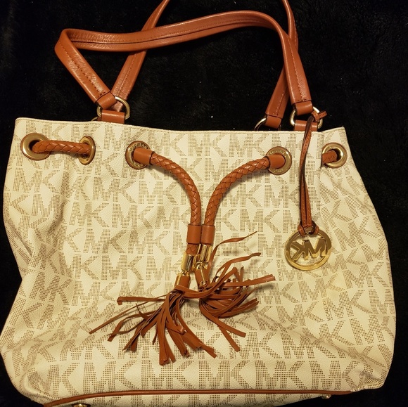 Michael Kors Signature Jet Set - Picture 1 of 4